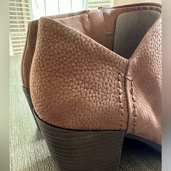 Lucky Brand Women’s Bellita Brown Rust Leather Ankle Boot size 8 new - Picture 4 of 9